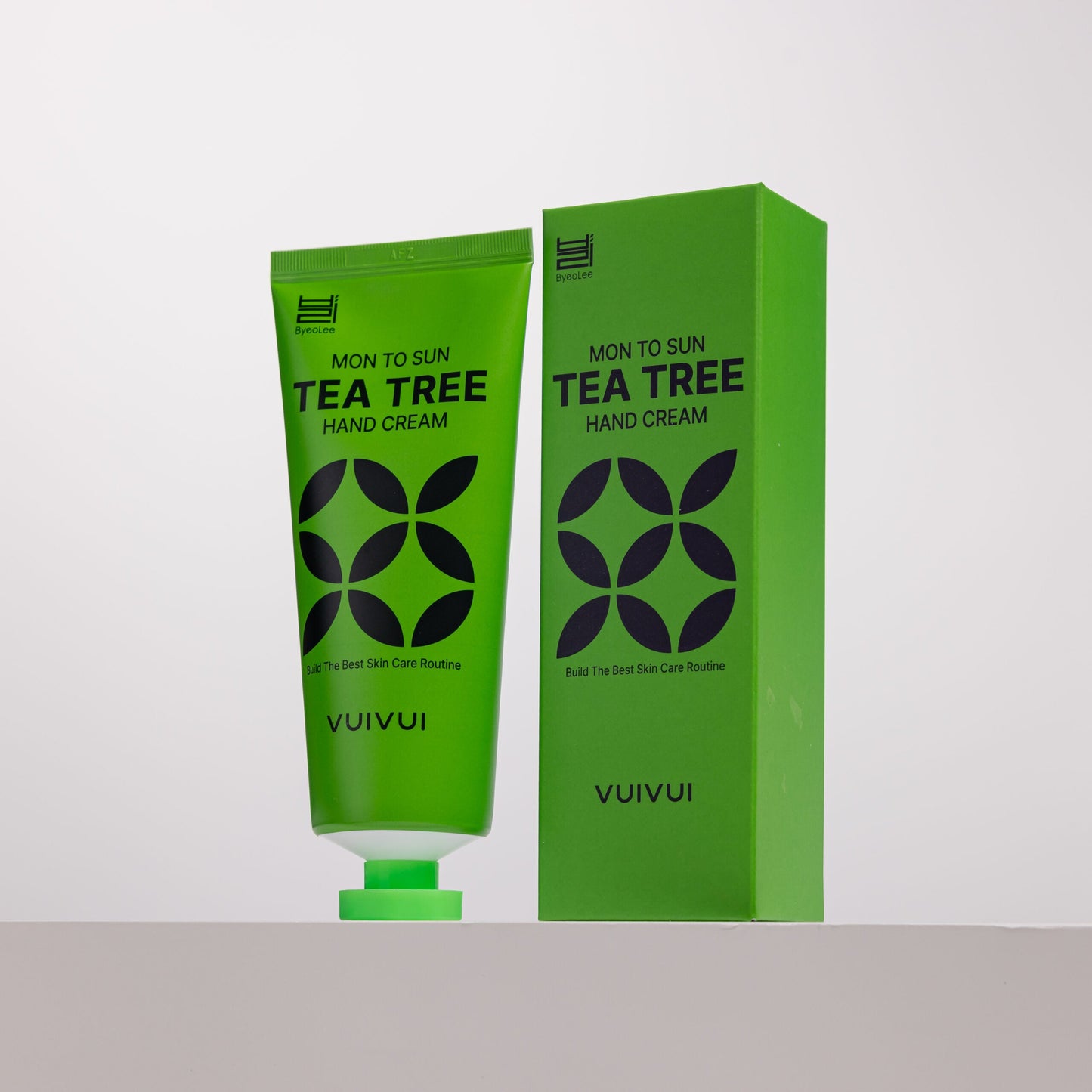 Крем за ръце с чаено дърво Mon to Sun HAND CREAM