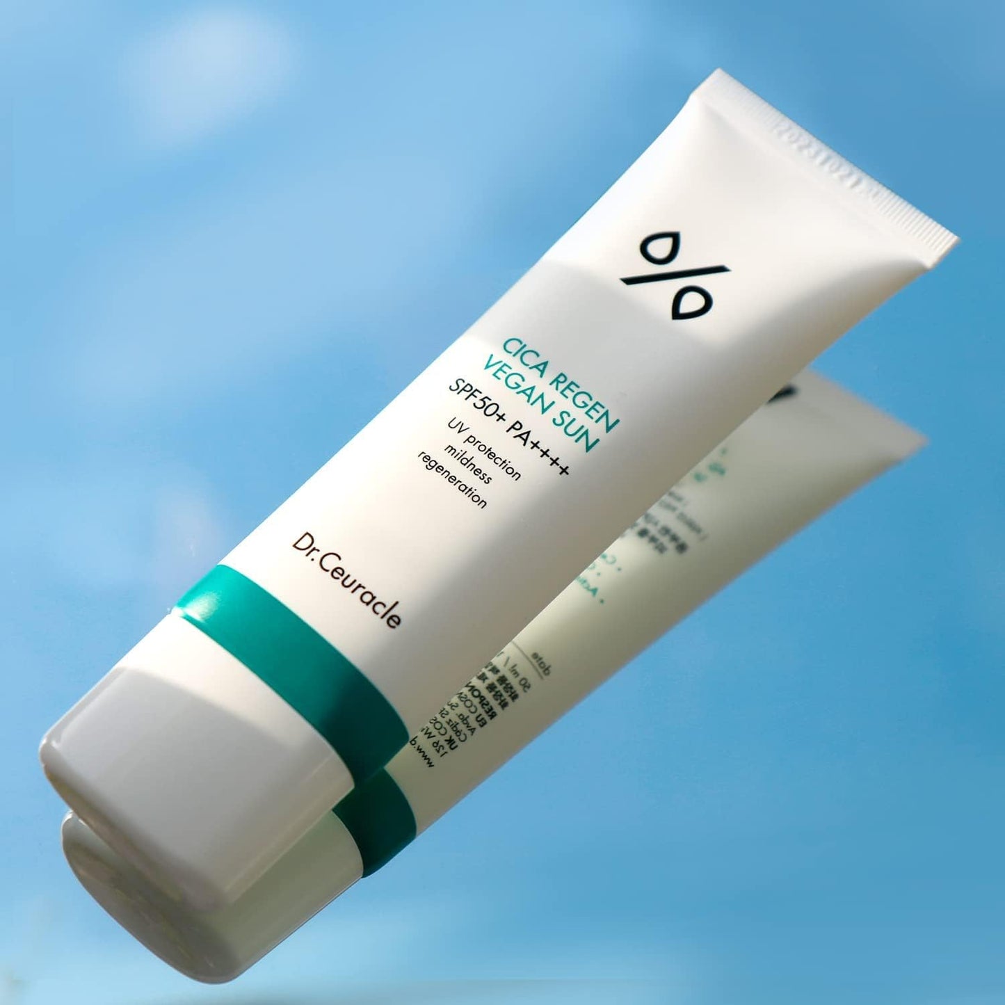 Успокояващ и хидратиращ слънцезащитен крем Dr. Ceuracle Cica Regen Vegan Sun SPF50+ PA++++