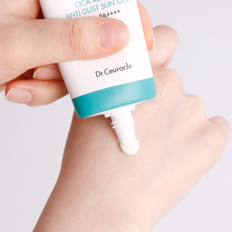 Успокояващ и хидратиращ слънцезащитен крем Dr. Ceuracle Cica Regen Vegan Sun SPF50+ PA++++