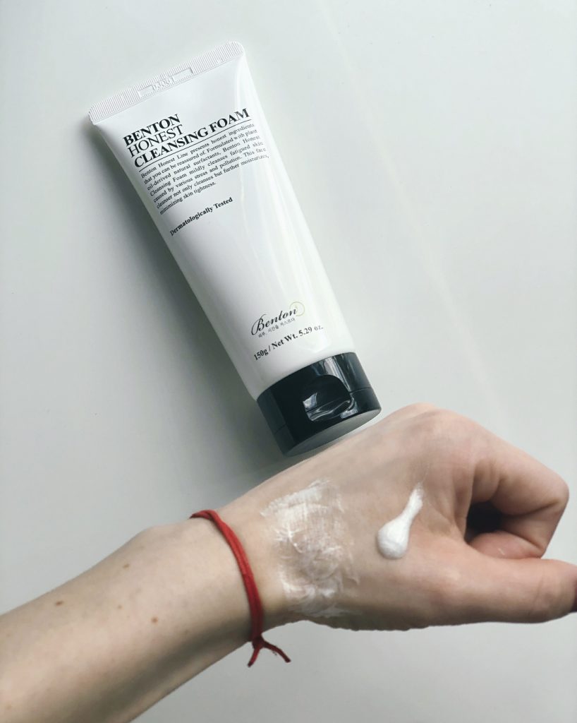 Хипоалергенна почистваща пяна за лице Benton Honest Cleansing Foam