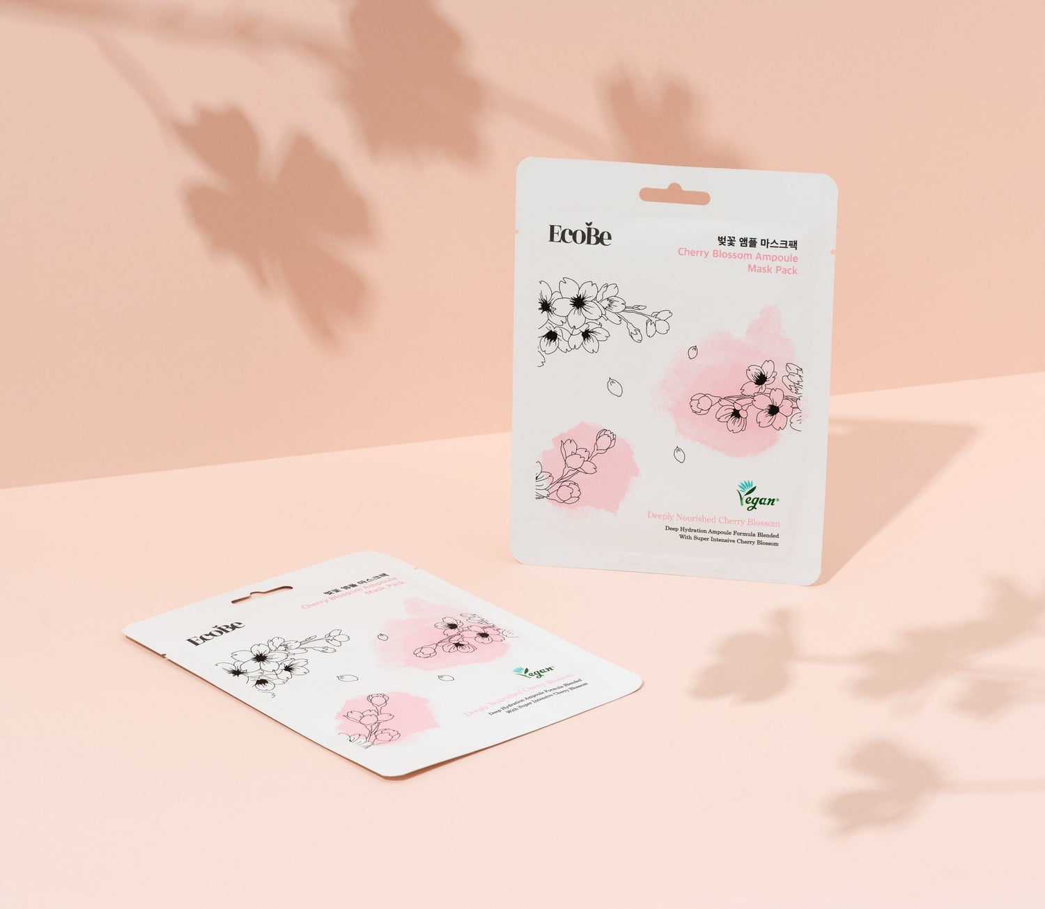 Озаряваща лист маска с екстракт от японска вишна Ecobe Cherry Blossom Ampoule Mask