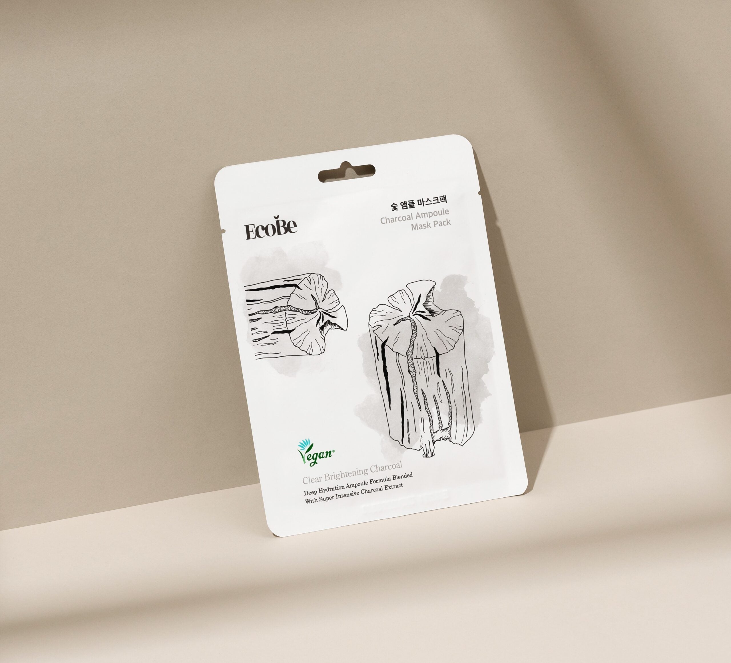 Почистваща портите лист маска с активен въглен Ecobe Charcoal Ampoule Mask