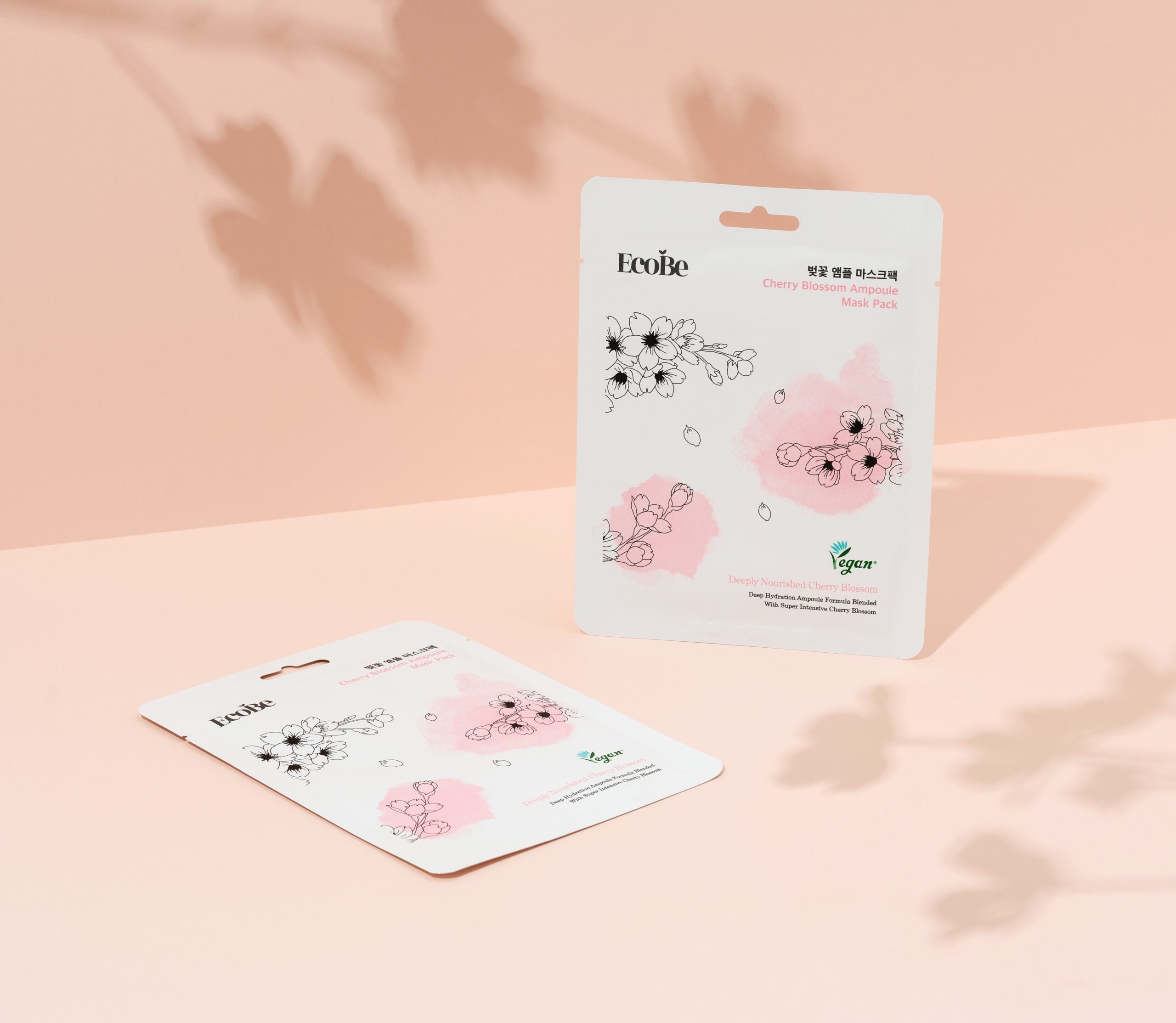 Озаряваща лист маска с екстракт от японска вишна Ecobe Cherry Blossom Ampoule Mask